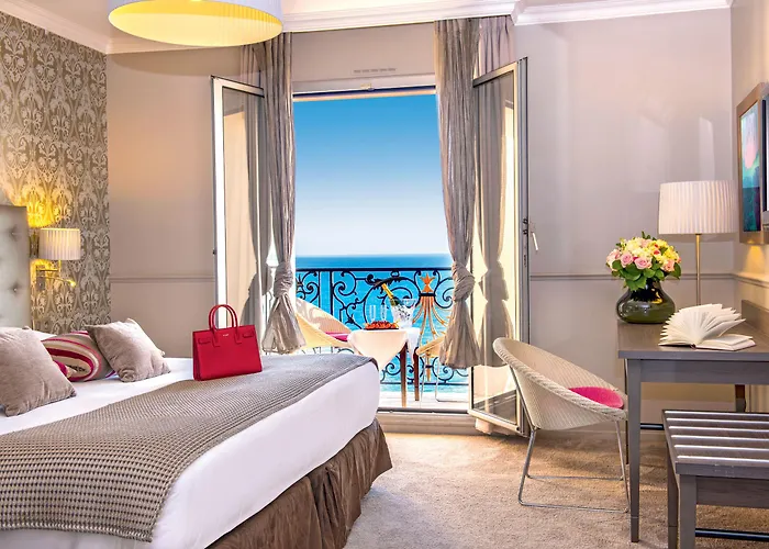 Hôtel Le Royal Promenade des Anglais