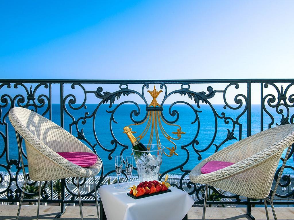 Le Royal Promenade Des Hotel 3*
