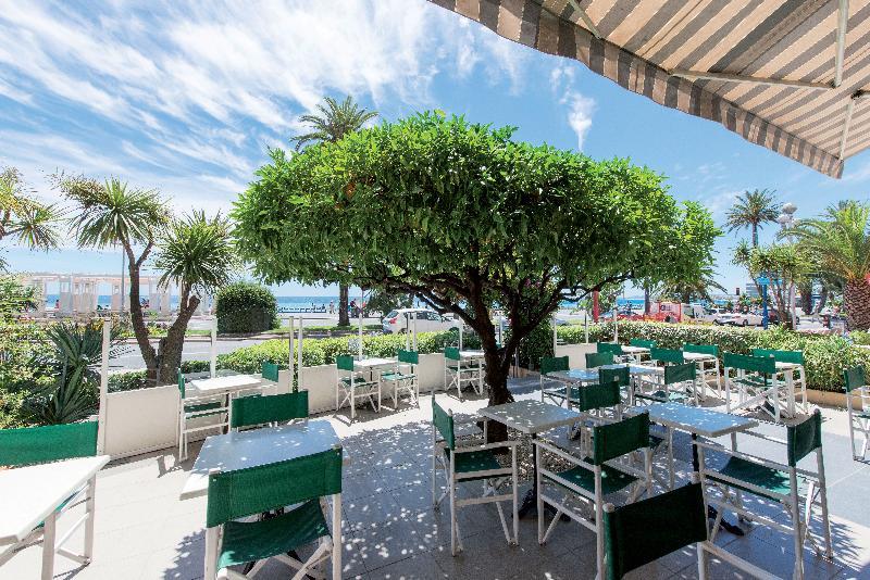 Le Royal Promenade Des Hotel